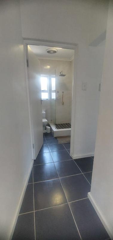 To Let 2 Bedroom Property for Rent in Vredehoek Western Cape